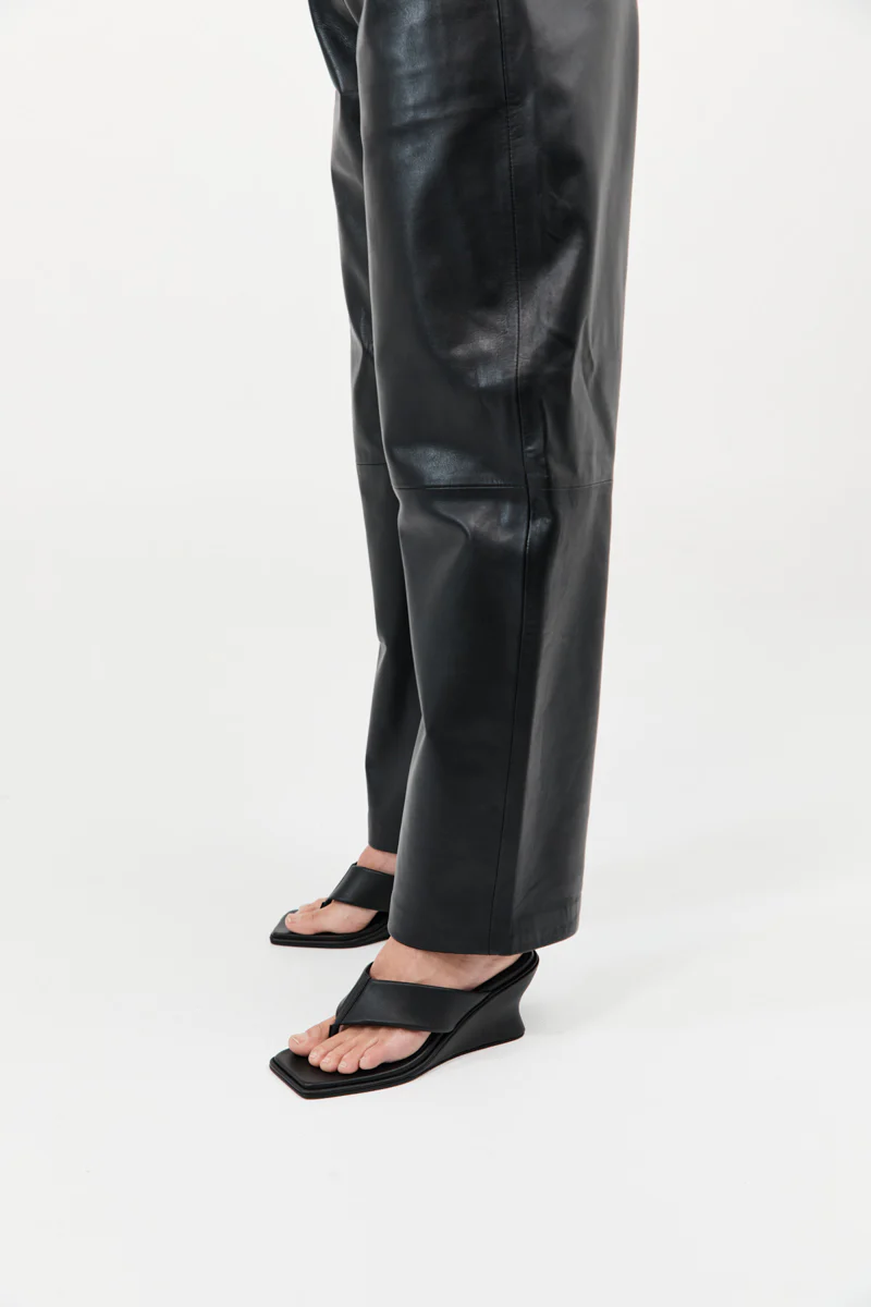 Soft Thong Contour Wedge - Black