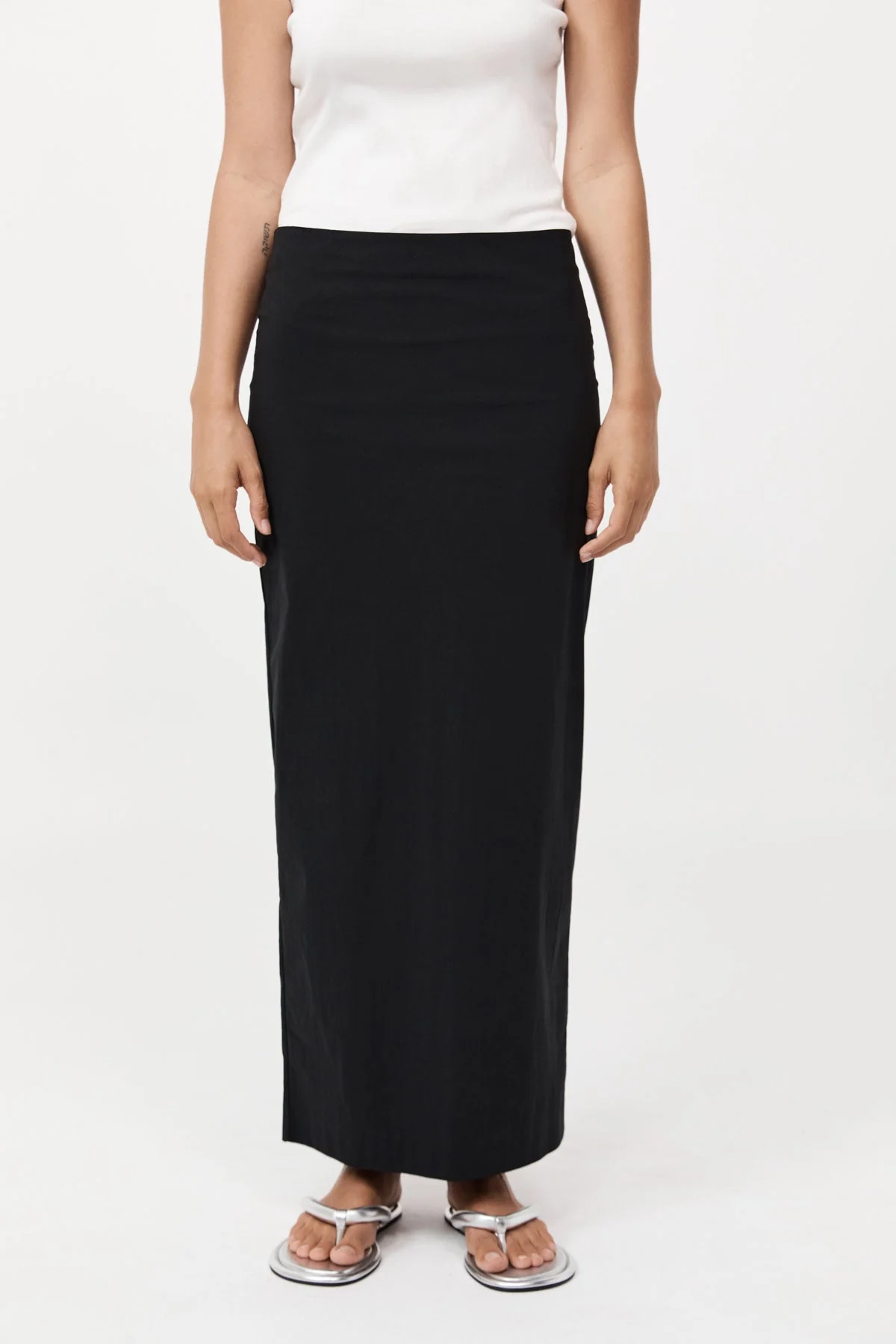 Minimal Column Skirt - Black