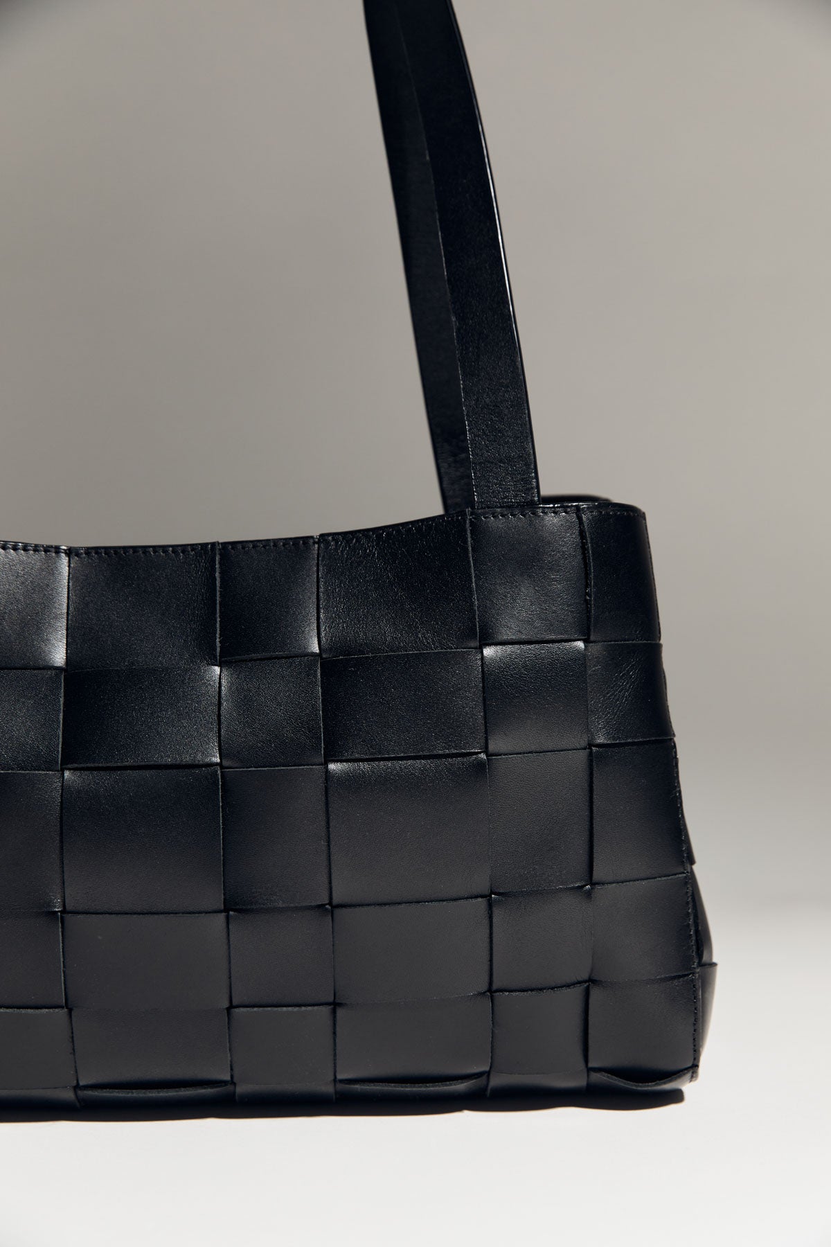 Slim Woven Tote - Black