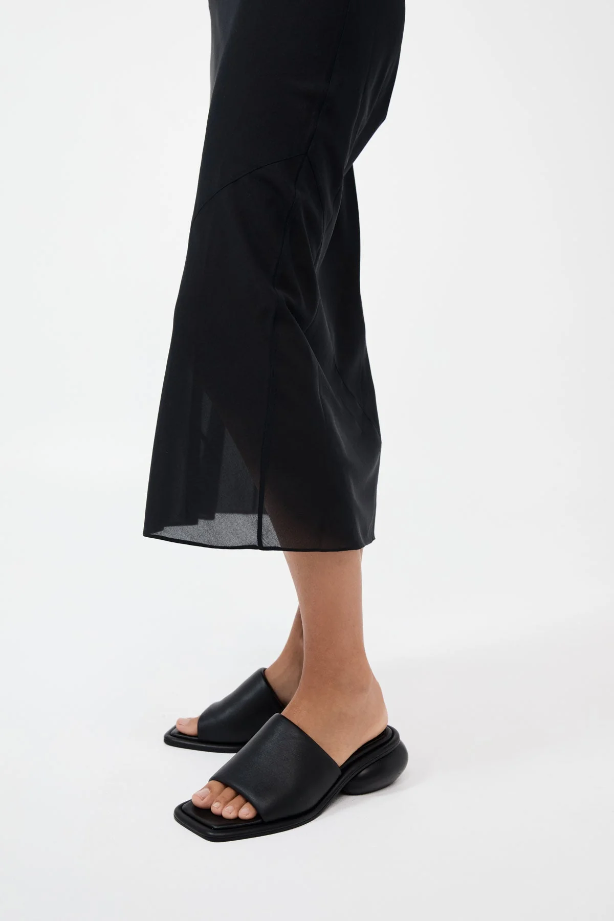 Minimal Dome Heel - Black