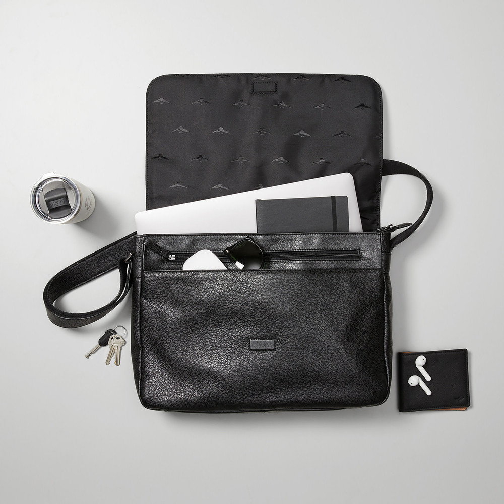 Montoro Black Messenger Bag