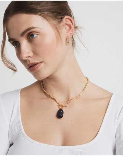 Witchery Baroque Pearl Necklace