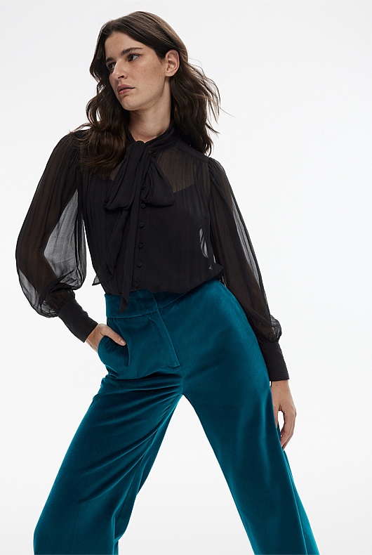 Yoryu Pussybow Blouse - Black