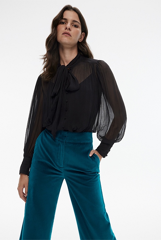 Yoryu Pussybow Blouse - Black