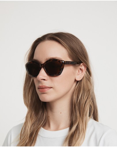 Witchery Blake Sunglasses