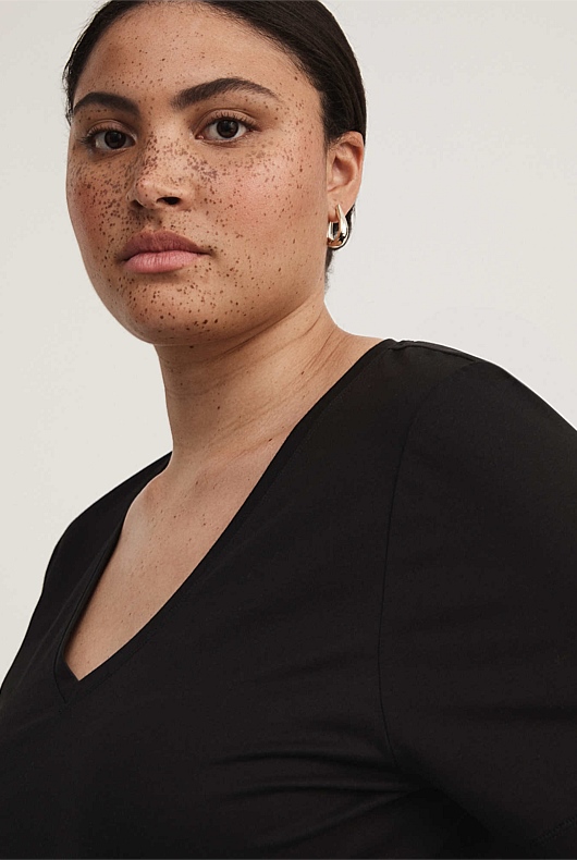 Cotton Staple V Neck Tee - Black