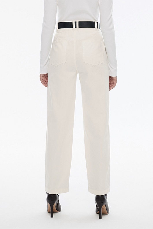 Yoke Front Tapered Jean - Parchment