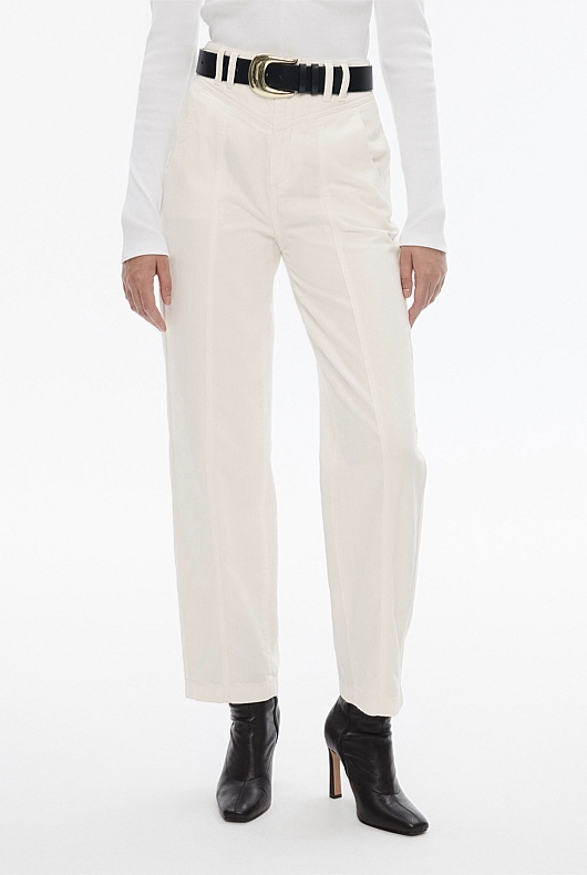 Yoke Front Tapered Jean - Parchment