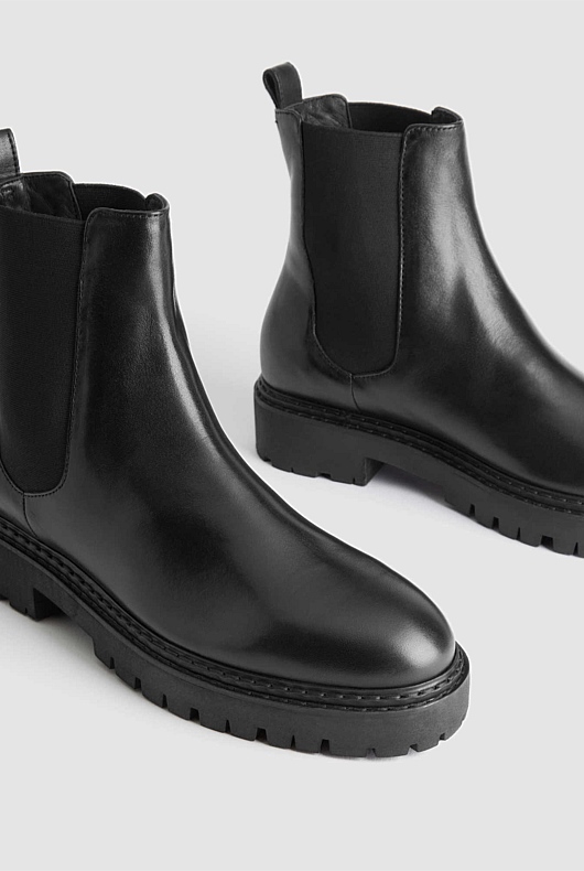 Leather Lug Sole Gusset Boot - Black