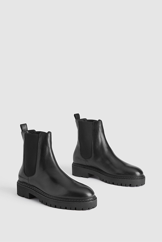 Leather Lug Sole Gusset Boot - Black