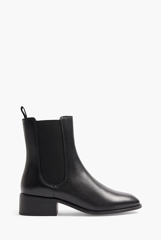Leather Gusset Boot - Black