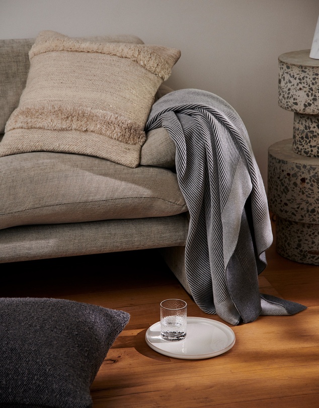 Country Road Gard Two Tone Throw