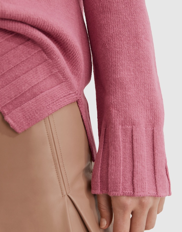 Country Road Deep V-neck Pullover