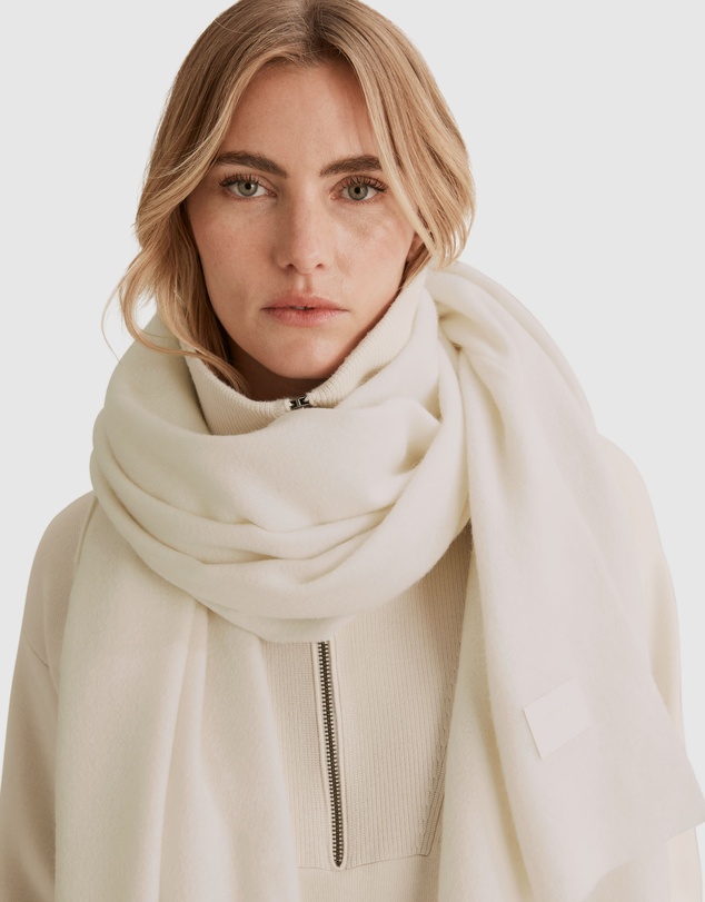 Country Road Woven Wool Scarf