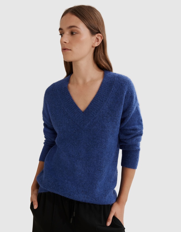 Country Road V-neck Fluffy Pullover