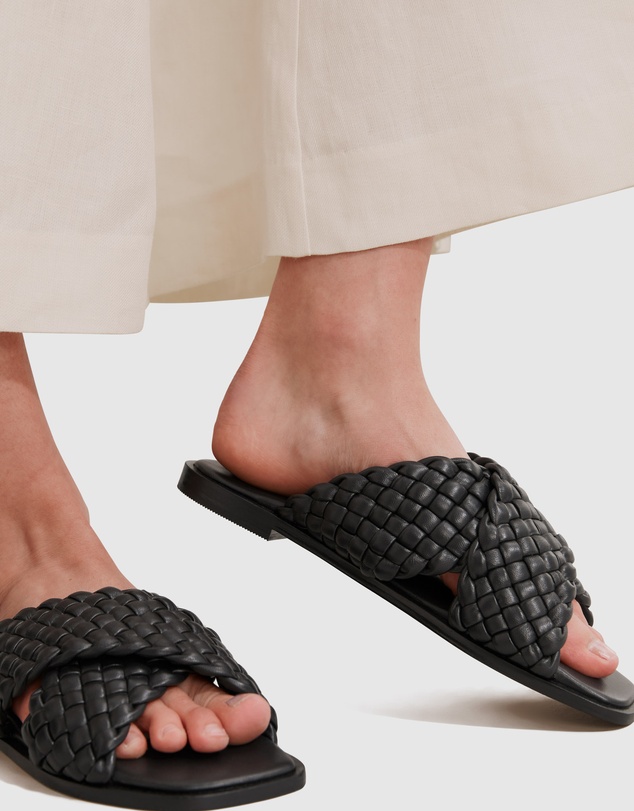 Country Road Leslie Slide