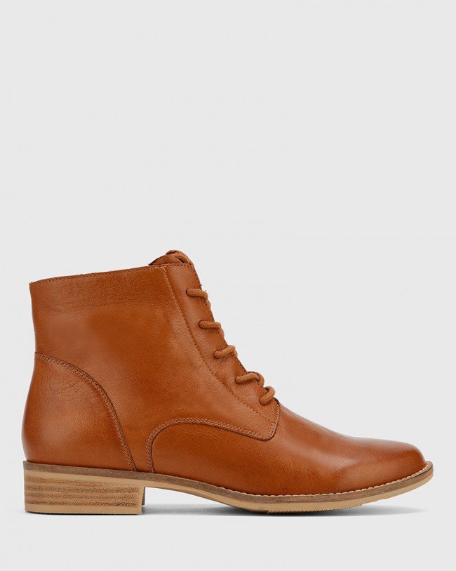 Wittner Carver Cognac Leather Lace Up Flat Ankle Boot