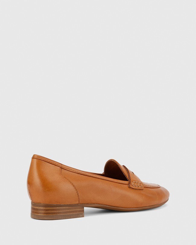 Wittner Austin Coconut Leather Almond Toe Flat Penny Loafer