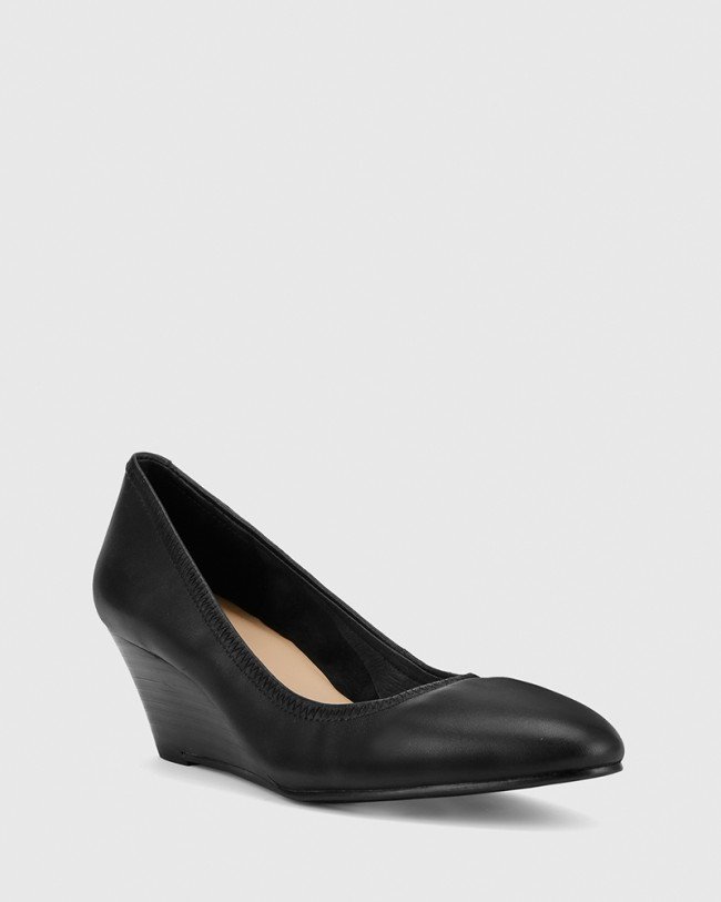 Wittner Mirren Black Leather Elasticated Wedge