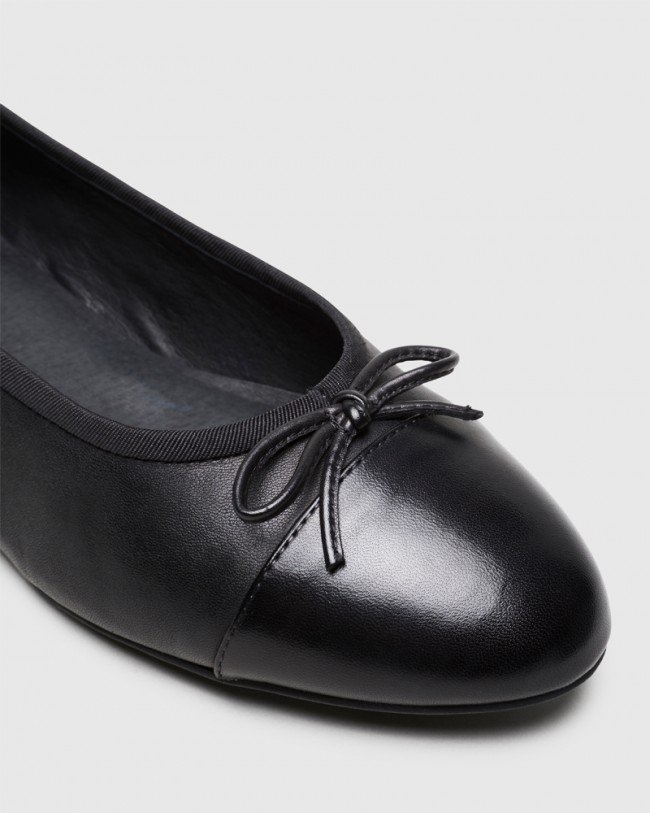 Wittner Annie Black Leather Toe Cap Detail Ballet Flat