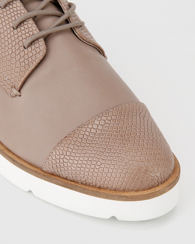 Wittner Jedd Stone Leather Embossed Toe Cap Flatform Lace Up Brogue