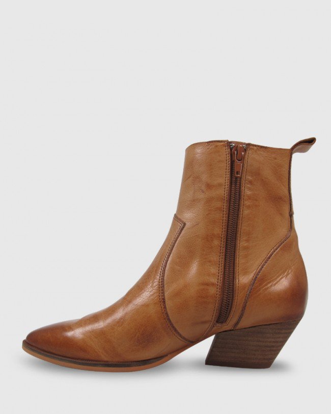 Wittner Kansas Coconut Leather Western Style Ankle Boot