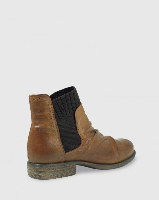 Wittner Demitri Brandy Leather Stretch Round Toe Block Heel Ankle Boot