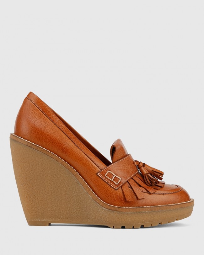Wittner Tanya Coconut Leather Round Toe Wedge