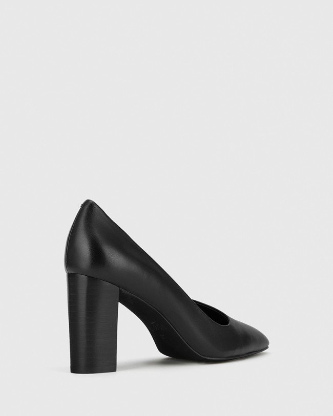 Wittner Patterson Black Leather Almond Toe Block Heel
