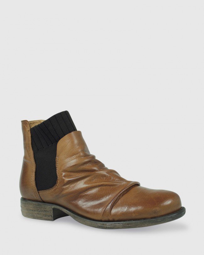 Wittner Demitri Brandy Leather Stretch Round Toe Block Heel Ankle Boot