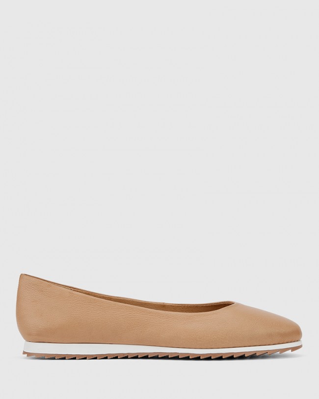 Wittner Bindi Natural Leather Round Toe Slip On Flat