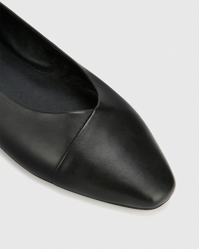 Wittner Emely Black Leather Almond Toe Slip On Flat