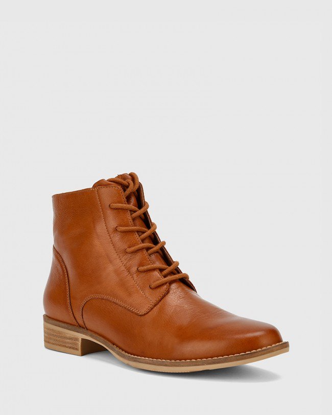 Wittner Carver Cognac Leather Lace Up Flat Ankle Boot