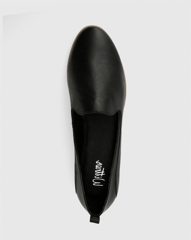 Wittner Caela Black Leather Loafer