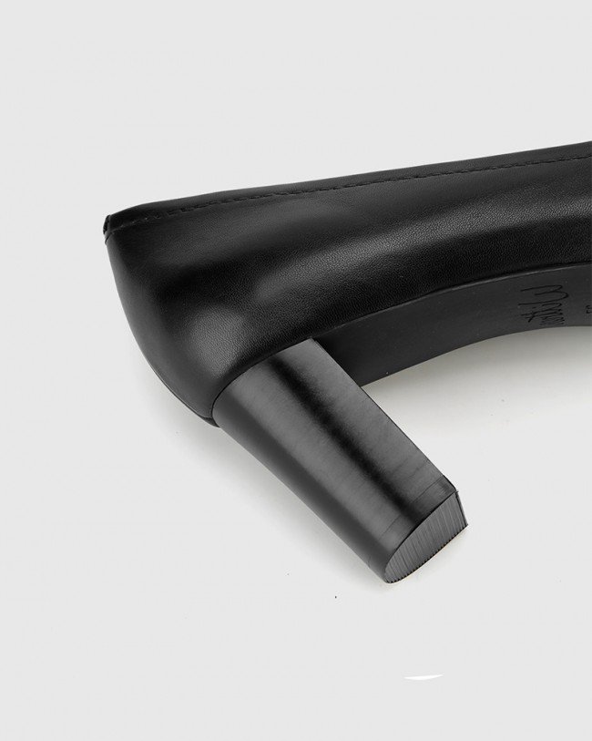 Wittner Keaton Black Leather Block Heel Almond Toe Pump