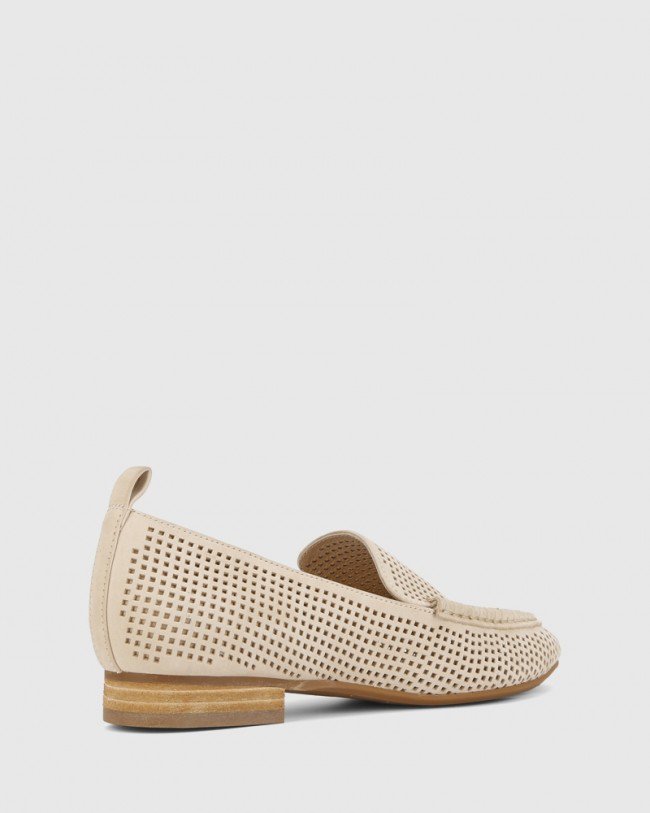 Wittner Aroya Musk Leather Perforated Loafer