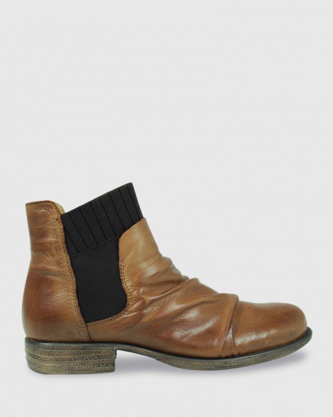 Wittner Demitri Brandy Leather Stretch Round Toe Block Heel Ankle Boot