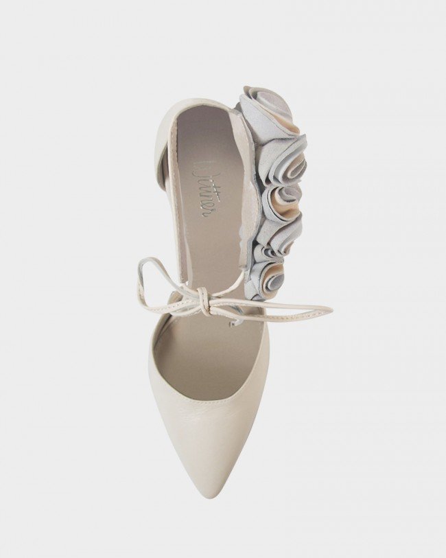 Wittner Helenka Ivory Leather Flower Detail Stiletto Heel
