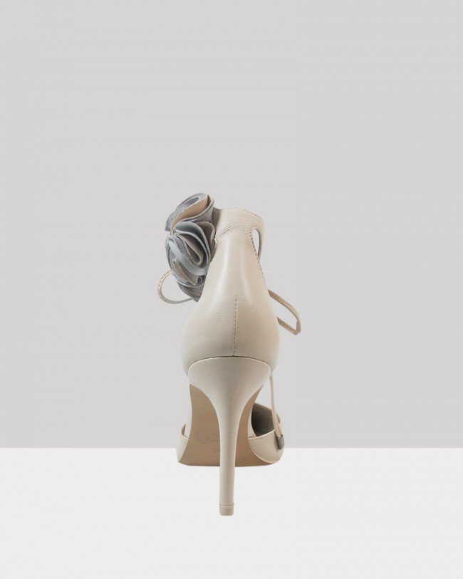 Wittner Helenka Ivory Leather Flower Detail Stiletto Heel