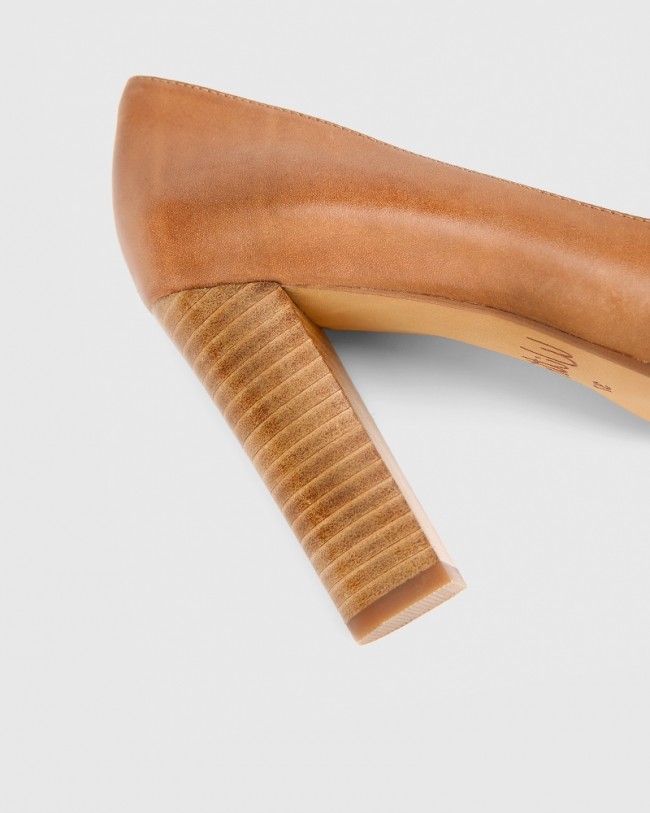 Wittner Willa Tan Leather Block Heel Pump
