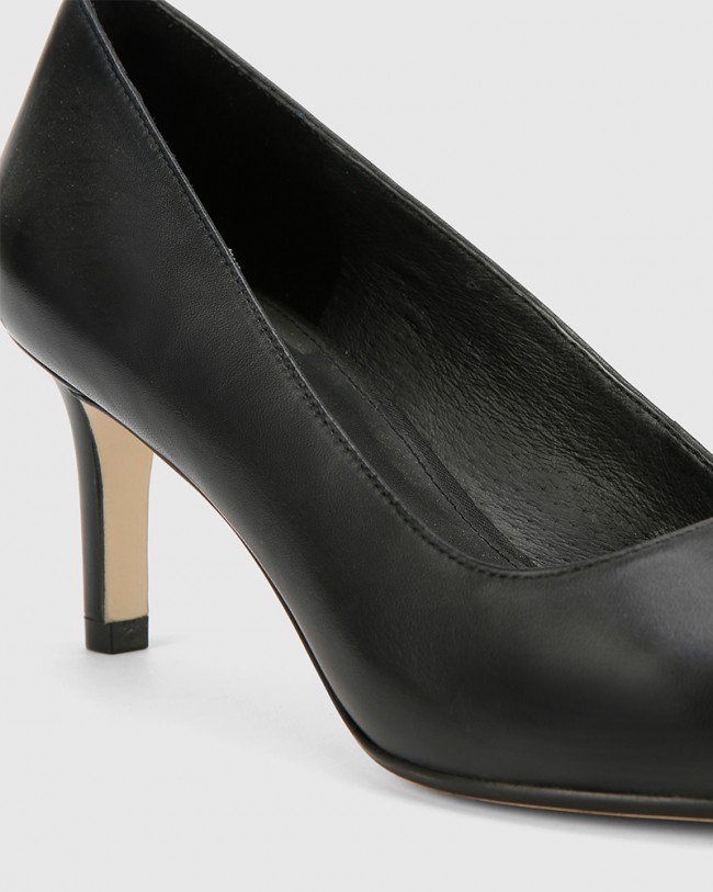 Wittner Delores Black Leather Pointed Toe Kitten Heel