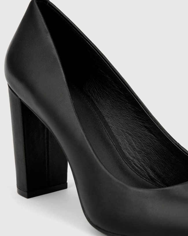 Wittner Hether Black Leather Pointed Toe Block Heel