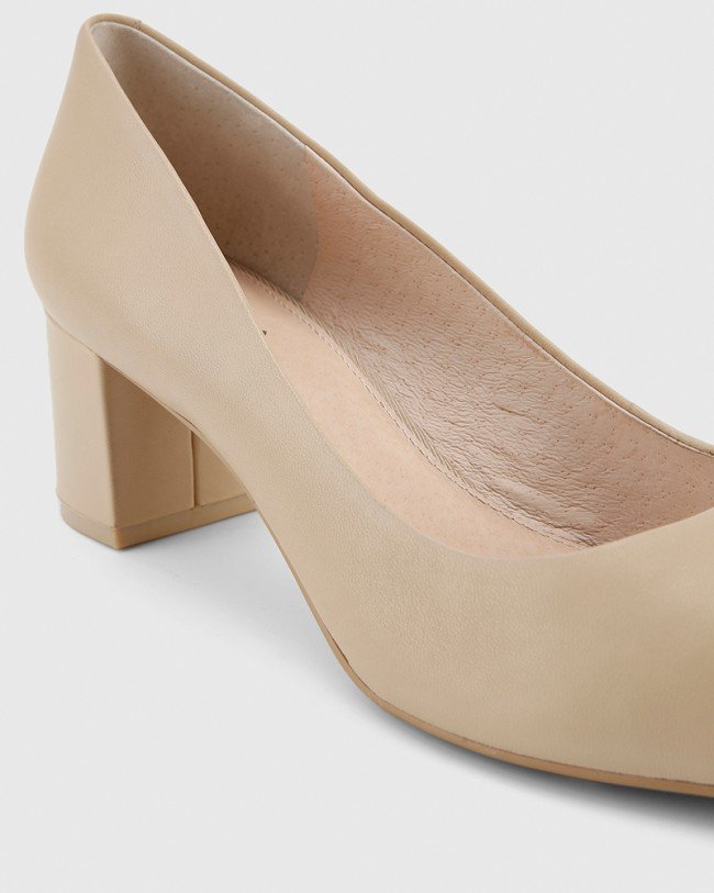 Wittner Liona Honey Leather Pointed Toe Mid Heel