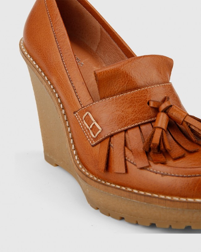 Wittner Tanya Coconut Leather Round Toe Wedge