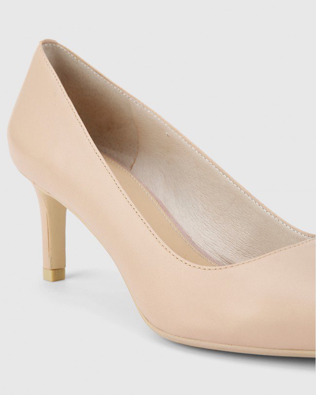 Wittner Delores Nude Leather Pointed Toe Kitten Heel