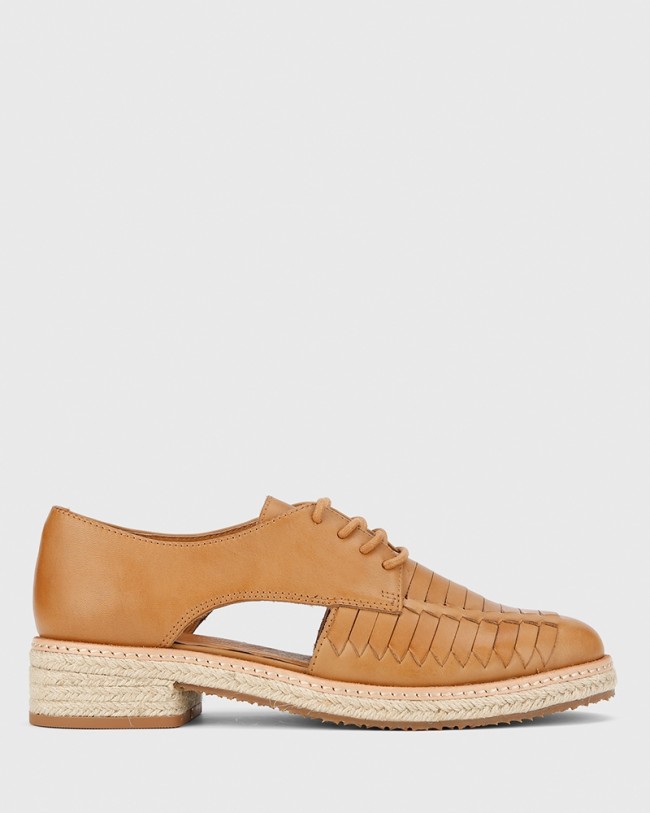 Wittner Maiya Tan Burnished Leather Lace Up Flat