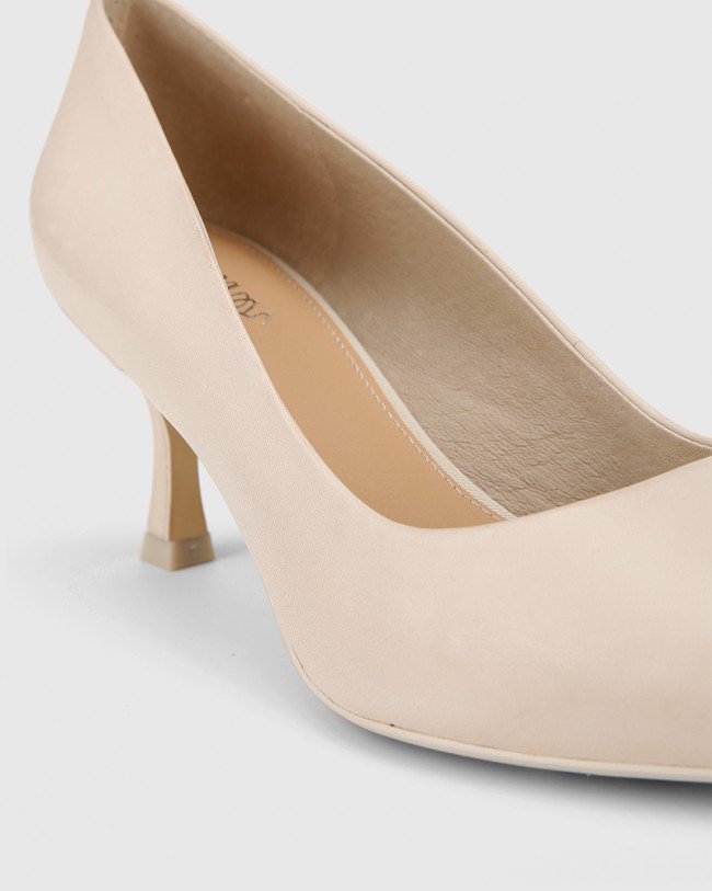 Wittner Daiko Ivory Leather Stiletto Heel Point Toe