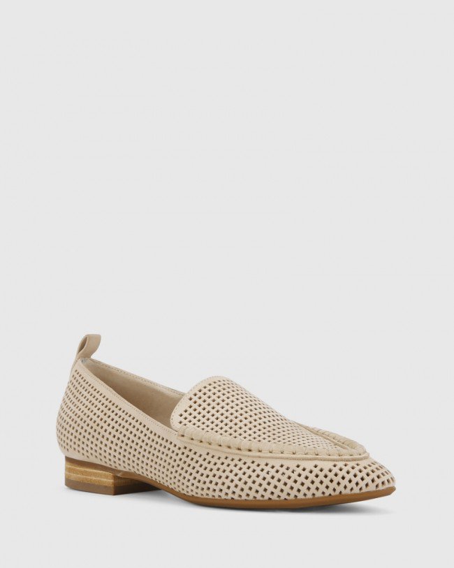 Wittner Aroya Musk Leather Perforated Loafer