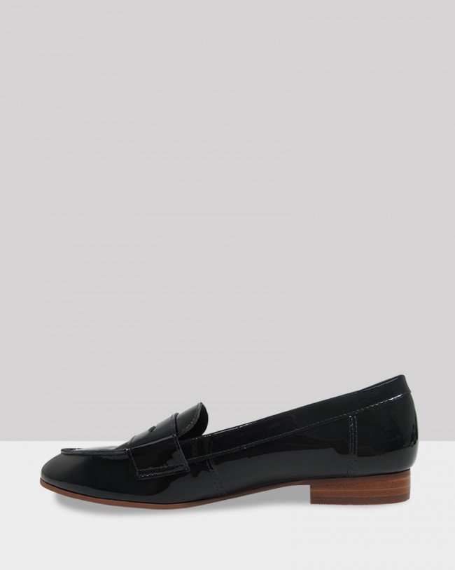 Wittner Benton French Navy Patent Round Toe Loafer