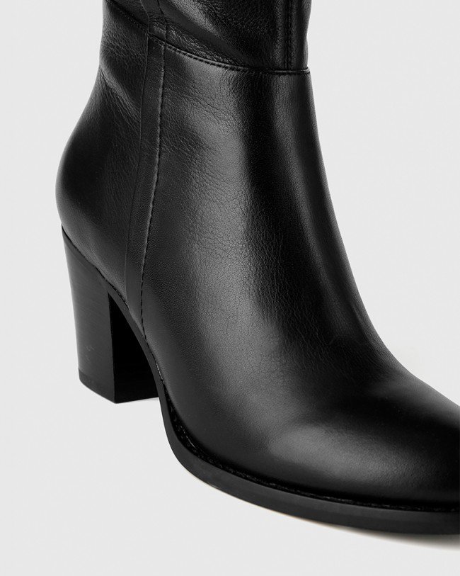 Wittner Keddy Black Leather Round Toe Block Heel Boot